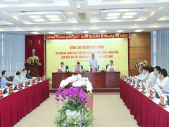 Phó Thủ tướng Thường trực Trương Hòa Bình làm việc với Tập đoàn Dầu khí