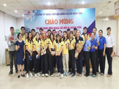 Sinh viên trường Đại học Văn Lang tìm hiểu về mô hình bán lẻ tại Co.opmart Phú Thọ