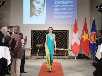 Dự án Empower Women Asia (EWA) tham gia tổ chức sự kiện thời trang nhân kỉ niệm ngày quốc khánh Việt Nam tại Thụy Sỹ
