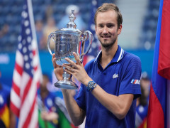 Djokovic thua sốc Medvedev ở chung kết US Open 2021