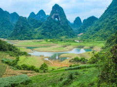 Chiêm ngưỡng núi “Mắt Thần” độc nhất vô nhị của Việt Nam ở Cao Bằng