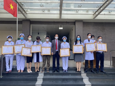 Lễ vinh danh viên chức và người lao động tại bệnh viện Lê Văn Thịnh