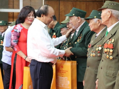 Chủ tịch nước ký quyết định tặng quà dịp kỷ niệm 75 năm Ngày Thương binh - Liệt sỹ