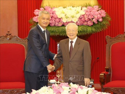 Tổng Bí thư Nguyễn Phú Trọng tiếp Bí thư Trung ương Đảng, Bí thư Thành ủy Vientiane