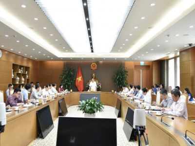 Phó Thủ tướng Lê Minh Khái họp về thực hiện chính sách an sinh xã hội, việc làm
