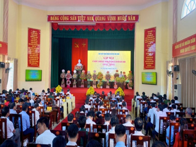 Tự hào những chặng  đường phát triển của Đảng bộ huyện Văn Chấn