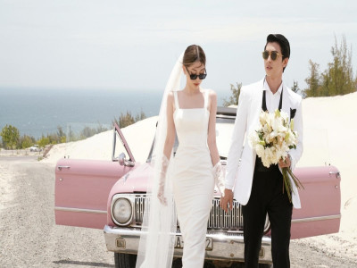 Bộ ảnh cưới ngọt ngào của diễn viên Bình An và Á hậu Phương Nga có sự góp mặt của chiếc xế cổ Ford Falcon hàng hiếm