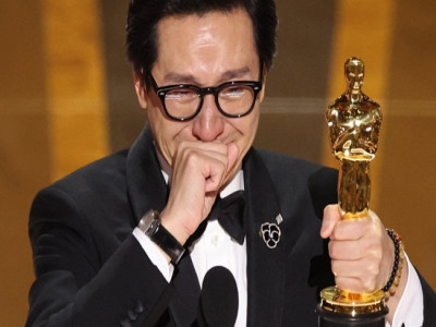 Nam diễn viên gốc Việt Quan Kế Huy bật khóc khi thắng giải Oscar