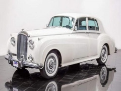Hoàng Kim Khánh mang về garage chiếc xe Bentley thứ 3, là hàng cổ đã dừng sản xuất 61 năm trước