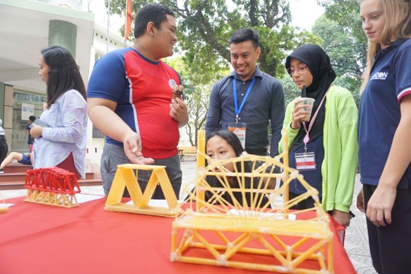 Học sinh lớp 8 sáng tạo mô hình tưới cây tự động  Báo Khánh Hòa điện tử