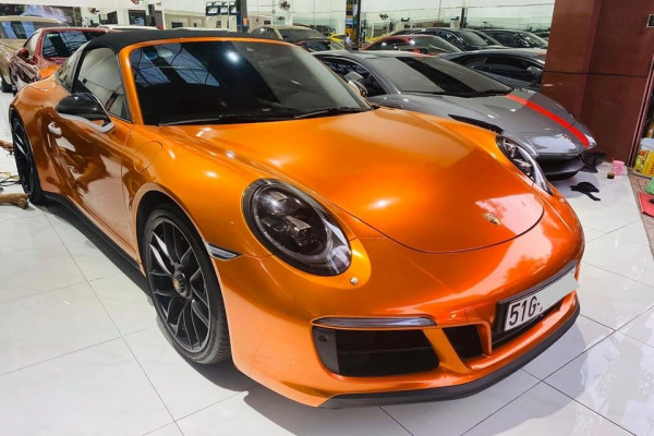 Tạm chia thay màu sơn giá 68 triệu đồng, Porsche 911 Targa 4 GTS độc nhất Việt Nam diện áo mới