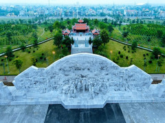 Tượng đài “Bác Hồ với nông dân Việt Nam” - biểu tượng cao đẹp hun đúc lòng yêu nước, tinh thần đoàn kết dân tộc