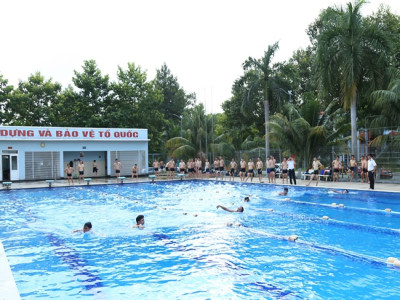 Hải đoàn Tự vệ Tổng công ty Tân Cảng Sài Gòn: Huấn luyện và luyện tập bơi