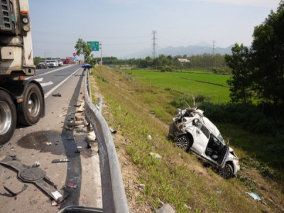 Thủ tướng chỉ đạo khẩn trương làm rõ nguyên nhân tai nạn giao thông trên cao tốc Cam Lộ - La Sơn