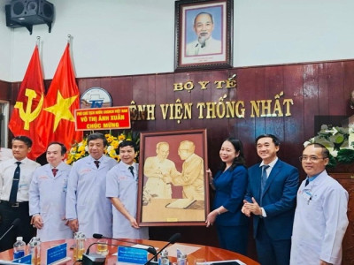 Phó Chủ tịch nước Võ Thị Ánh Xuân đến thăm và chúc mừng Bệnh viện Thống Nhất