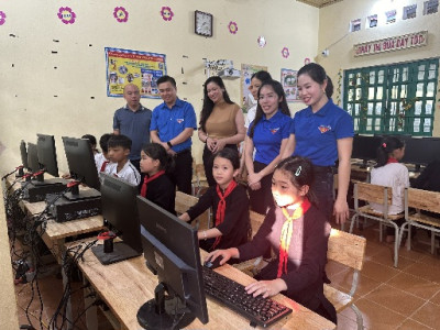 Dự án phòng máy tính Hạc giấy: chung tay cùng các em học sinh dân tộc vùng cao