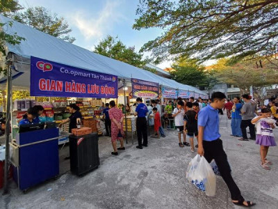 Hệ thống bán lẻ của Saigon Co.op (Co.opmart, Co.opXtra, Co.op Food …) ghi nhận lượng khách tăng khoảng 20% so với ngày thường