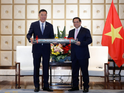 Thủ tướng tiếp lãnh đạo các tập đoàn đường sắt, điện lực hàng đầu Trung Quốc