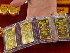 Giá vàng hôm nay 25-4: Vàng SJC tăng vọt
