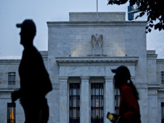 Động thái trì hoãn cắt giảm lãi suất của Fed ảnh hưởng như thế nào đến các nền kinh tế trên khắp thế giới?