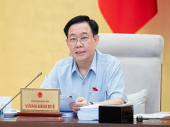 Chủ tịch Quốc hội Vương Đình Huệ góp ý dự án Luật Quy hoạch đô thị và nông thôn