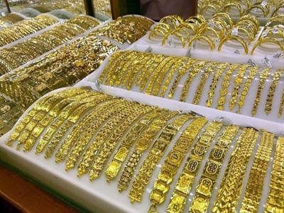 Giá vàng hôm nay 26-4: Vàng thế giới tăng cao, vàng trong nước chững lại
