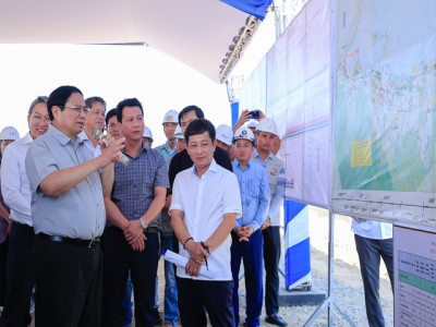 Thủ tướng yêu cầu thông toàn tuyến cao tốc từ TP.HCM đến Quảng Ngãi vào 2025