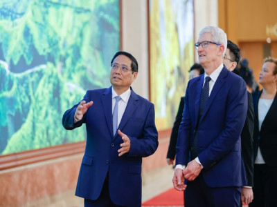 Thủ tướng: Chính phủ sẽ lập tổ công tác hỗ trợ Apple trong việc đầu tư, mở rộng hoạt động tại Việt Nam