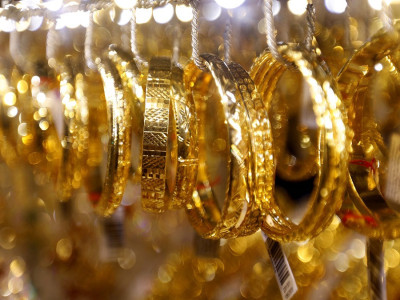 Giá vàng hôm nay 6-5: Neo ở mức cao, chênh lệch với vàng thế giới khoảng 15 triệu đồng/lượng