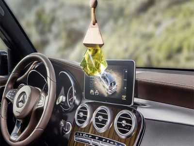 Bí quyết chọn tinh dầu khử mùi hiệu quả, hợp phong thủy cho ô tô